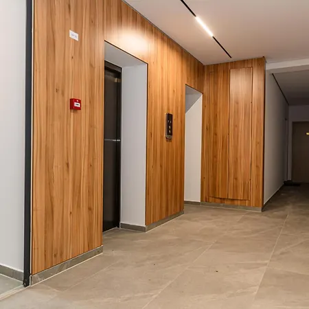 Urban Altitude W Panoramic Skyline Vistas * Braşov