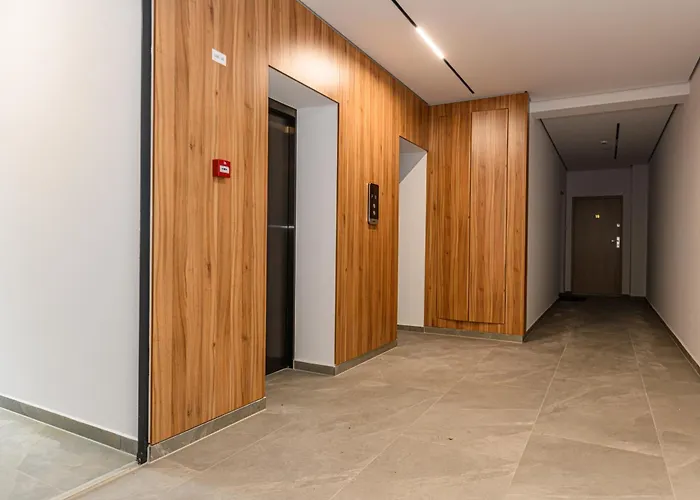 Urban Altitude W Panoramic Skyline Vistas * Braşov