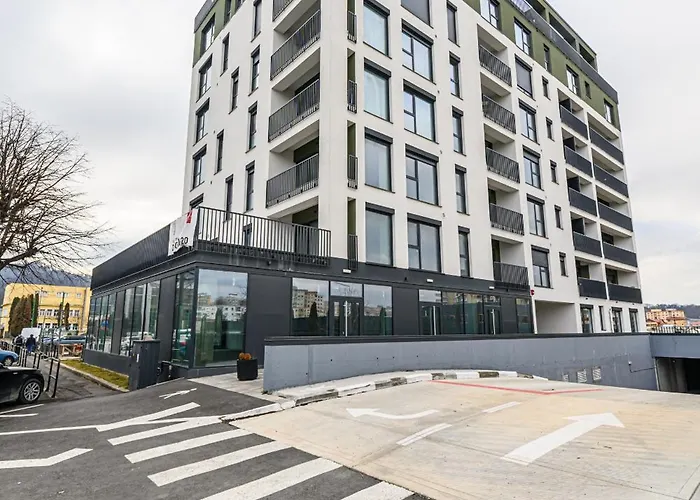 Urban Altitude W Panoramic Skyline Vistas *